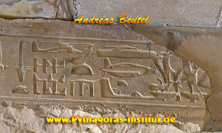 Die Reliefs aus dem Tempel in Abydos vergrößert
